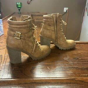 Brown  chunky heel boots.